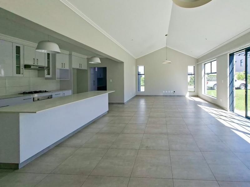 To Let 3 Bedroom Property for Rent in Kraaibosch Park Western Cape
